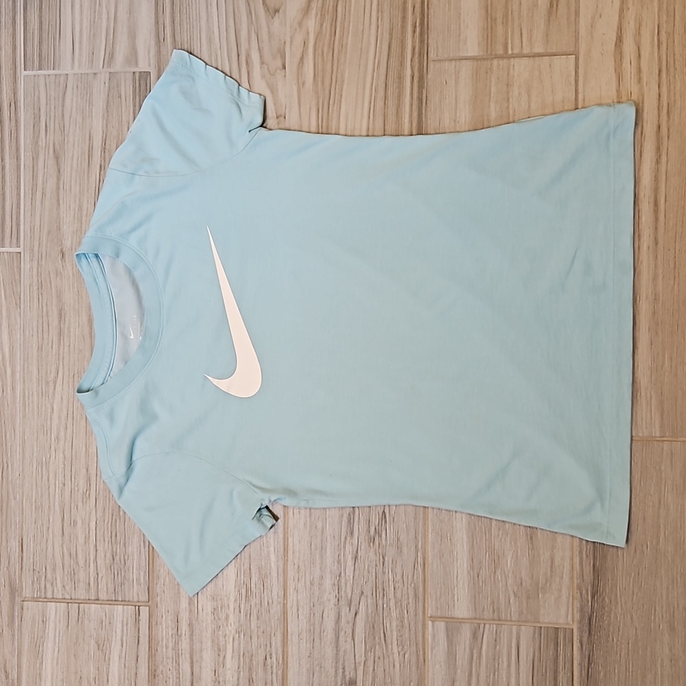 Women's Nike tshirt